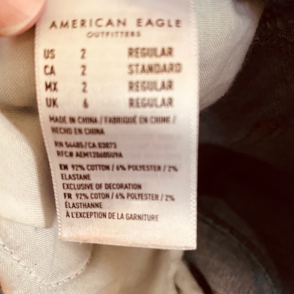 AE size 2 girls dark jeans with holes - Picture 2 of 2